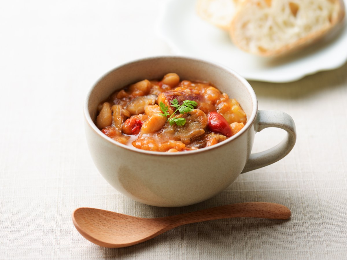 白いんげん豆とたっぷり野菜の田舎風スープ